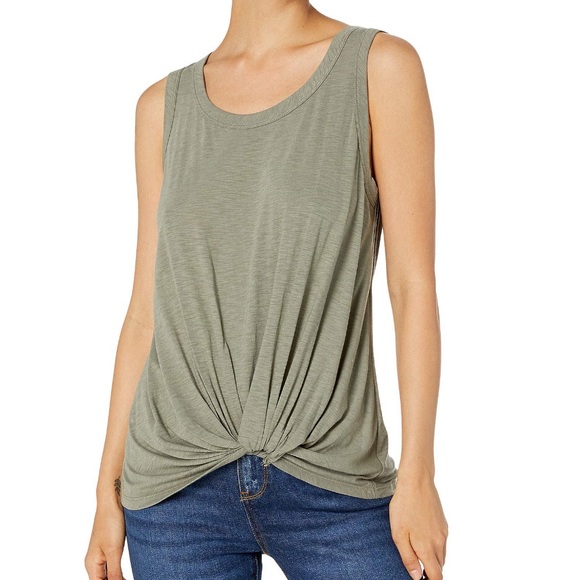 Socialite Tops - BOGO NWT Socialite Knot Front Tee